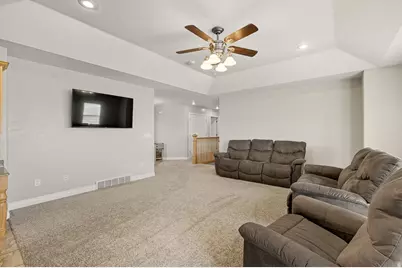 351 W Skyline Dr, Loa, UT 84747 - Photo 7