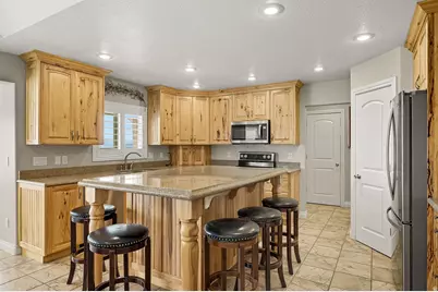 351 W Skyline Dr, Loa, UT 84747 - Photo 9