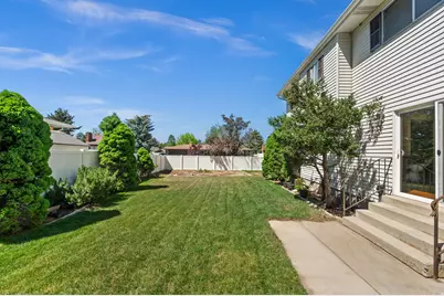 1650 E Nichole Cir, Sandy, UT 84093 - Photo 27