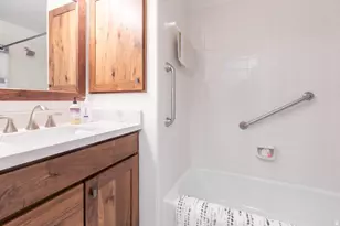 10183 S Hickory Point Dr, Sandy, UT 84092 - Photo 19