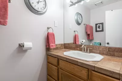 10183 S Hickory Point Dr, Sandy, UT 84092 - Photo 21