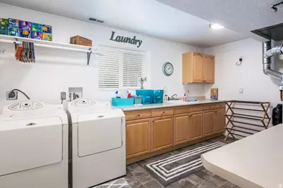 10183 S Hickory Point Dr, Sandy, UT 84092 - Photo 29