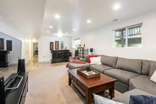 10183 S Hickory Point Dr, Sandy, UT 84092 - Photo 25