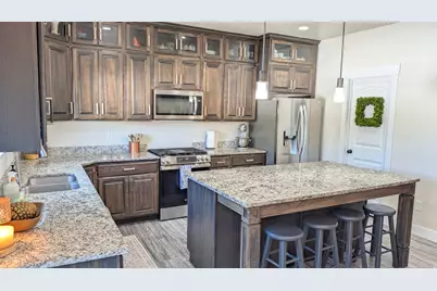 878 N Leo Ln, Lehi, UT 84043 - Photo 5