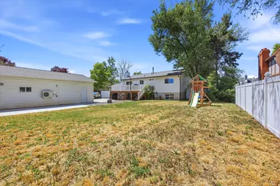 180 E 900 S, Layton, UT 84041 - Photo 27