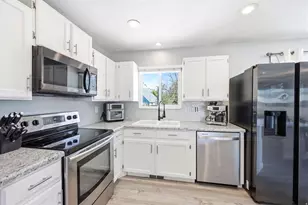 180 E 900 S, Layton, UT 84041 - Photo 13