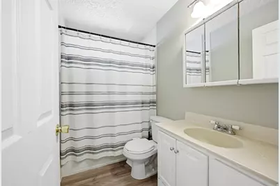 180 E 900 S, Layton, UT 84041 - Photo 17