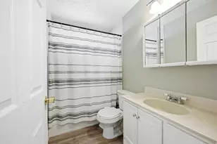 180 E 900 S, Layton, UT 84041 - Photo 17