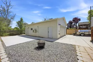 180 E 900 S, Layton, UT 84041 - Photo 29