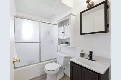 180 E 900 S, Layton, UT 84041 - Photo 19