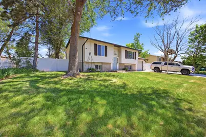 180 E 900 S, Layton, UT 84041 - Photo 9