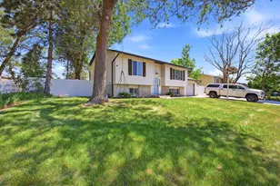 180 E 900 S, Layton, UT 84041 - Photo 9