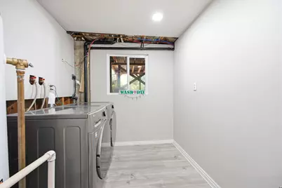180 E 900 S, Layton, UT 84041 - Photo 23