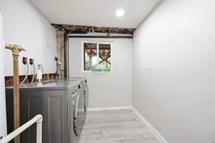 180 E 900 S, Layton, UT 84041 - Photo 23