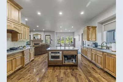3077 E Scenic Valley Ln S, Sandy, UT 84092 - Photo 15