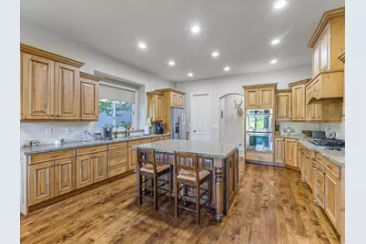 3077 E Scenic Valley Ln S, Sandy, UT 84092 - Photo 13