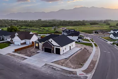 689 W 85 S, Hyrum, UT 84319 - Photo 51