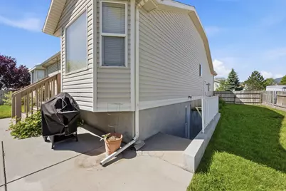 6373 Rogue River Ln, Salt Lake City, UT 84118 - Photo 5