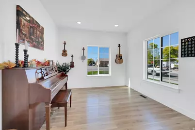 292 W 370 N, Smithfield, UT 84335 - Photo 13