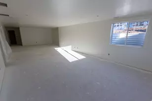 1112 E 50 N, Hyde Park, UT 84318 - Photo 15