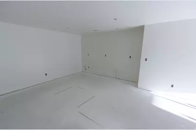 1112 E 50 N, Hyde Park, UT 84318 - Photo 13