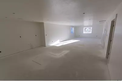1112 E 50 N, Hyde Park, UT 84318 - Photo 17