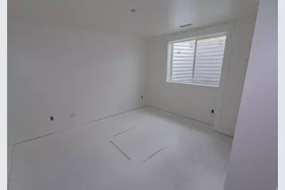 1112 E 50 N, Hyde Park, UT 84318 - Photo 13