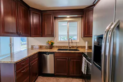 322 E Lane Cir, Sandy, UT 84070 - Photo 9
