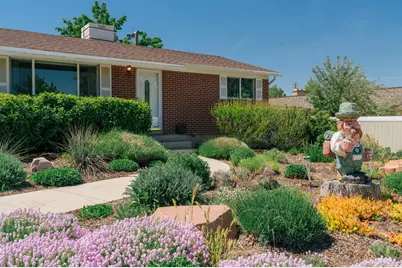 322 E Lane Cir, Sandy, UT 84070 - Photo 5