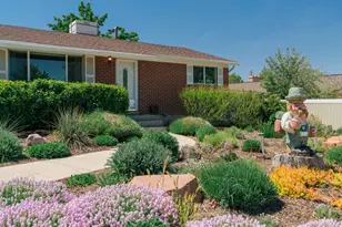 322 E Ln Circle, Sandy, UT 84070 - Photo 5