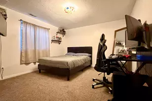 1528 E Buttercup Dr, Sandy, UT 84092 - Photo 29