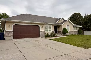 1528 E Buttercup Dr, Sandy, UT 84092 - Photo 1