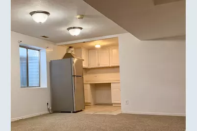1528 E Buttercup Dr, Sandy, UT 84092 - Photo 33