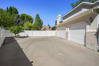 1576 E Bridlebrook Cir S, Salt Lake City, UT 84117 - Photo 5