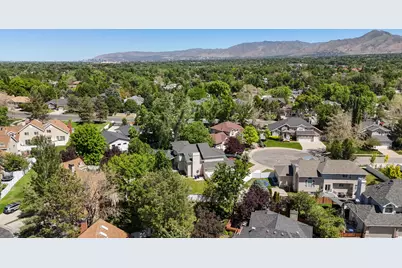 1576 E Bridlebrook Cir S, Salt Lake City, UT 84117 - Photo 39