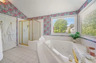 1576 E Bridlebrook Cir S, Salt Lake City, UT 84117 - Photo 21