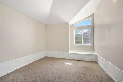 1576 E Bridlebrook Cir S, Salt Lake City, UT 84117 - Photo 25