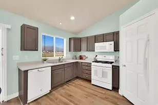 3727 N N Summer Way E, Eagle Mountain, UT 84005 - Photo 7