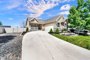 3727 N N Summer Way E, Eagle Mountain, UT 84005 - Photo 3