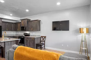 130 W Seasons Ln, Garden City, UT 84028 - Photo 7