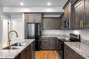 130 W Seasons Ln, Garden City, UT 84028 - Photo 9
