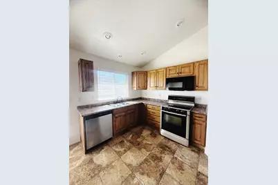 1612 E Shadow Dr, Eagle Mountain, UT 84005 - Photo 5
