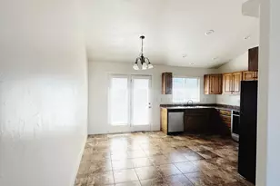 1612 E Shadow Dr, Eagle Mountain, UT 84005 - Photo 3