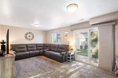 719 N 1725 W, Clinton, UT 84015 - Photo 17