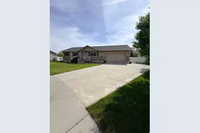 134 S 380 W, Smithfield, UT 84335 - Photo 3