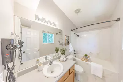 3184 W 5525 S, Roy, UT 84067 - Photo 23