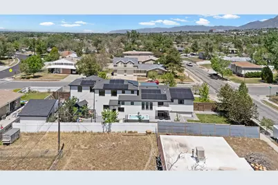 1040 E Larkspur Dr, Sandy, UT 84094 - Photo 45