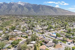 1040 E Larkspur Dr, Sandy, UT 84094 - Photo 51