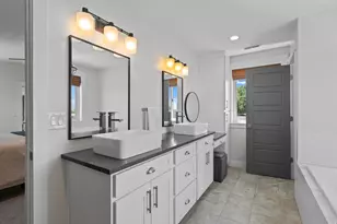 1040 E Larkspur Dr, Sandy, UT 84094 - Photo 21