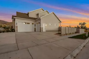 695 W Hidden Farm Dr, Farmington, UT 84025 - Photo 5